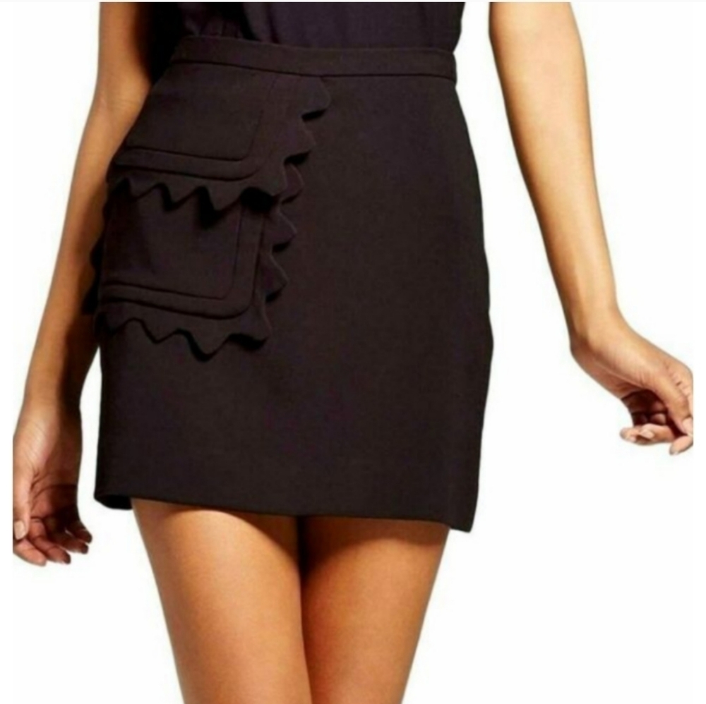 Victoria Beckham Women's Black Twill Scallop Mini Skirt.